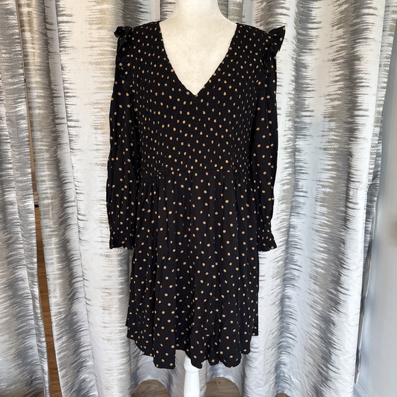 Madewell Dresses & Skirts - Madewell Lucie V-Neck Smocked Mini Dress in Polka Dot Size L